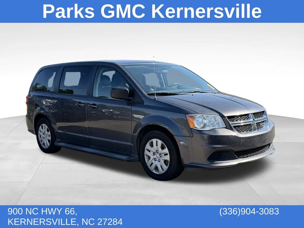 Used 2018 Gray Dodge SE image 1