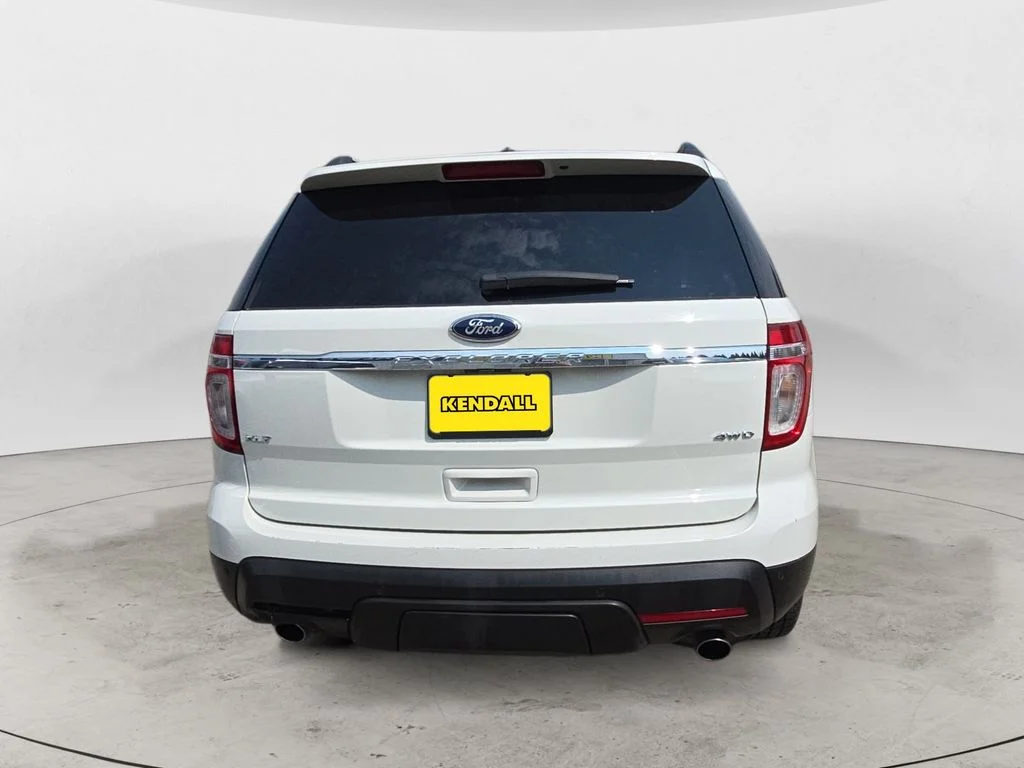 Used 2012 White Ford XLT image 6