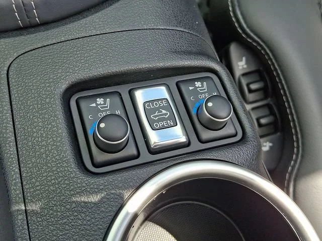 Used 2019 Gray Nissan  image 23
