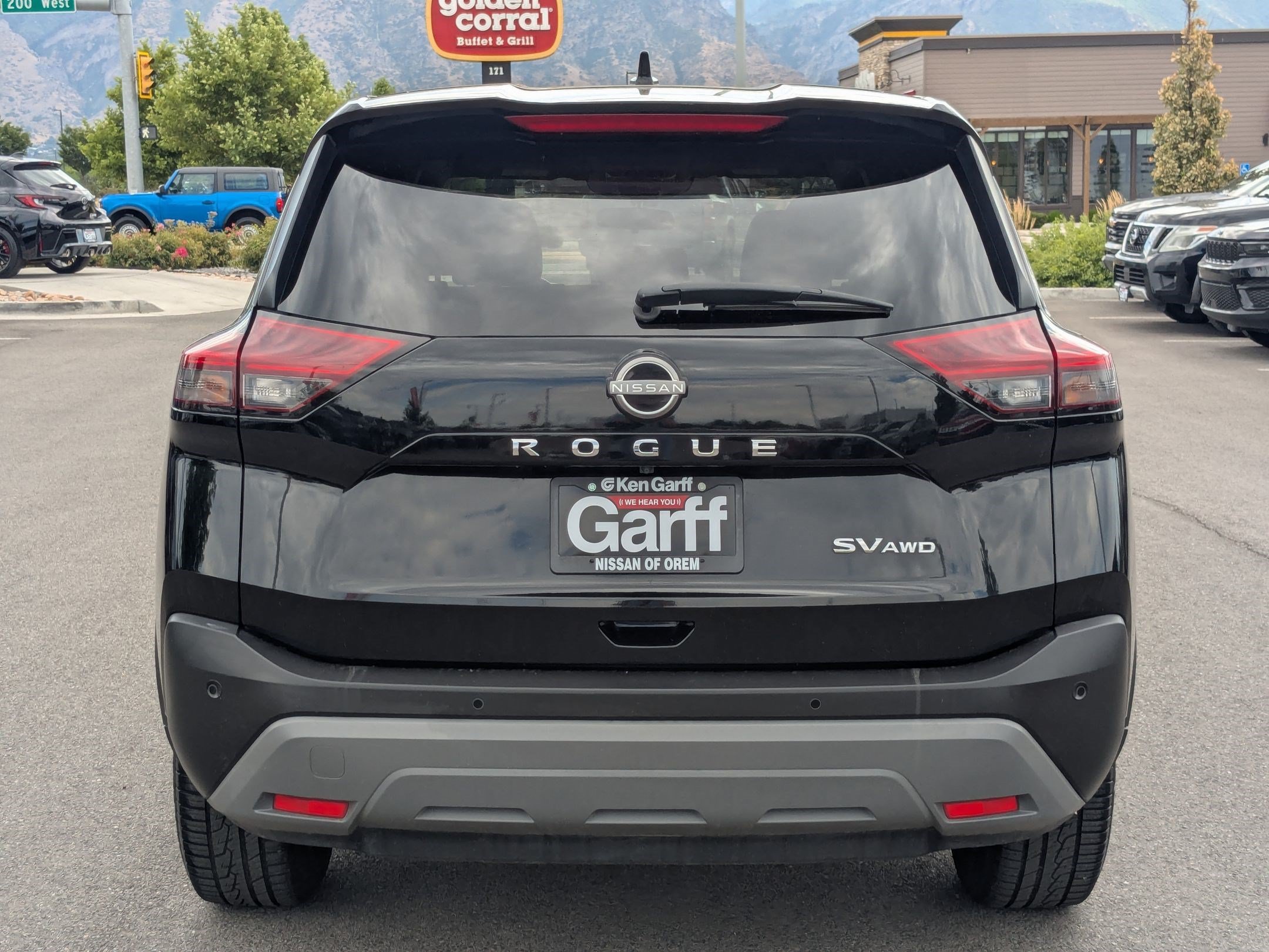 Used 2023 Super Black Nissan SV image 4