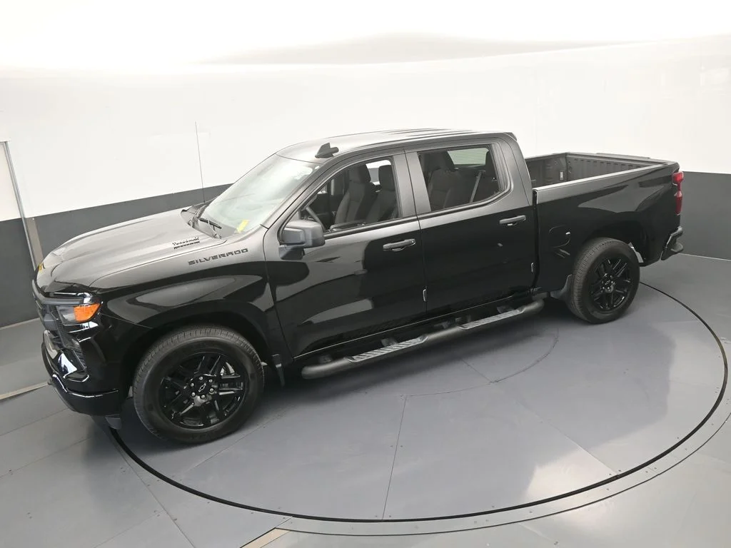 Used 2025 Black Chevrolet Custom image 49