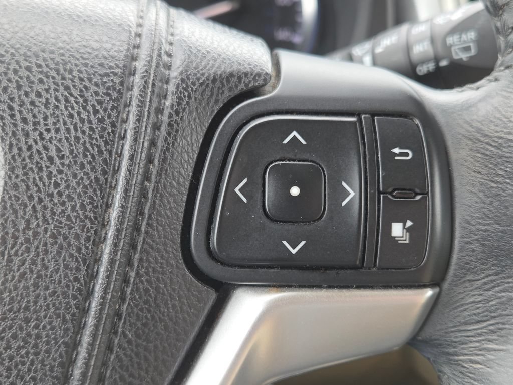 Used 2015 Ooh La La Rouge Mica Toyota XLE V6 image 15