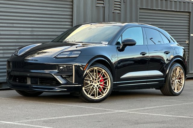 2026 Porsche Macan Turbo Electric