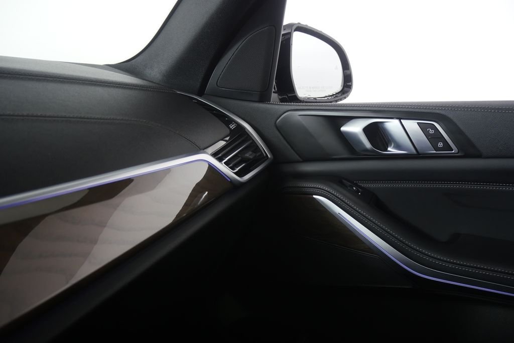 Used 2023 Jet Black BMW sDrive40i image 27