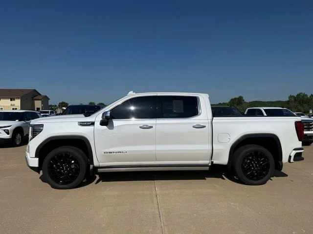 Used 2024 White Frost Tricoat GMC Denali image 9