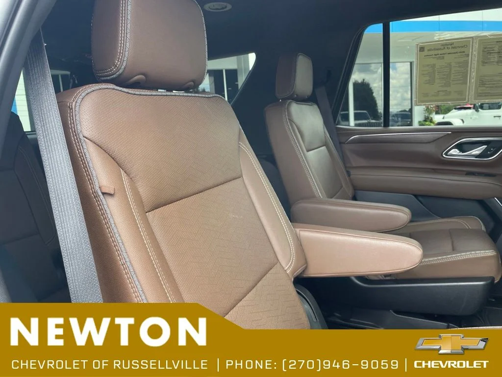 Used 2024 Pearl Chevrolet High Country image 30