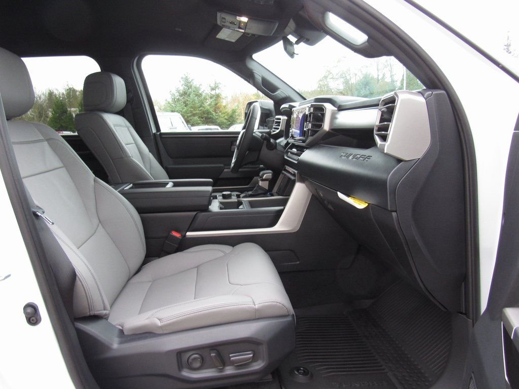 2026 Toyota Tundra SR5 - Photo 23