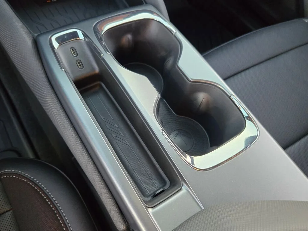 2025 Chevrolet Equinox EV RS - Photo 26