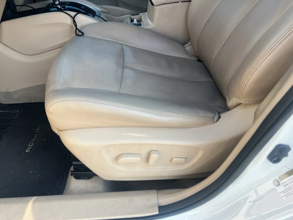 Used 2015 Pearl White Nissan SL image 7