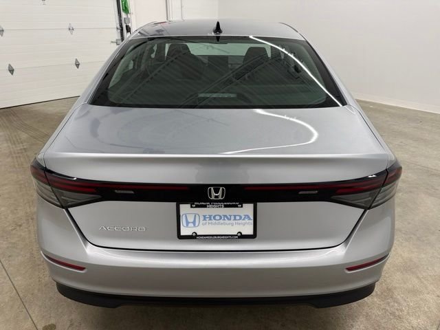 New 2026 Solar Silver Metallic Honda SE image 6