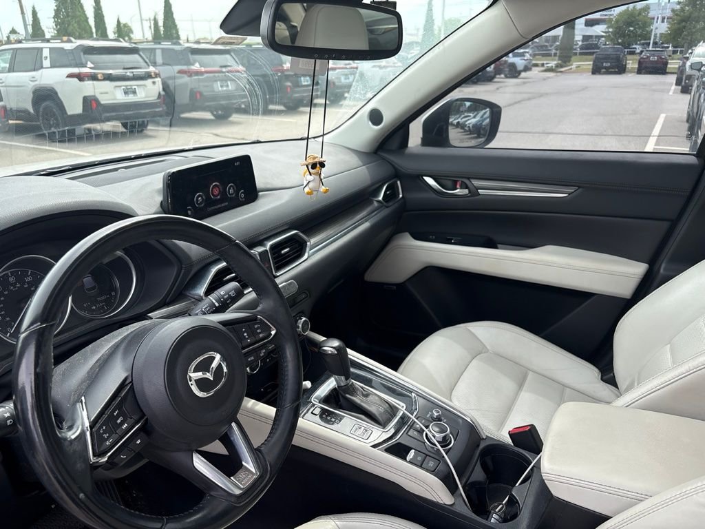 Used 2017 White Mazda Grand Touring image 4