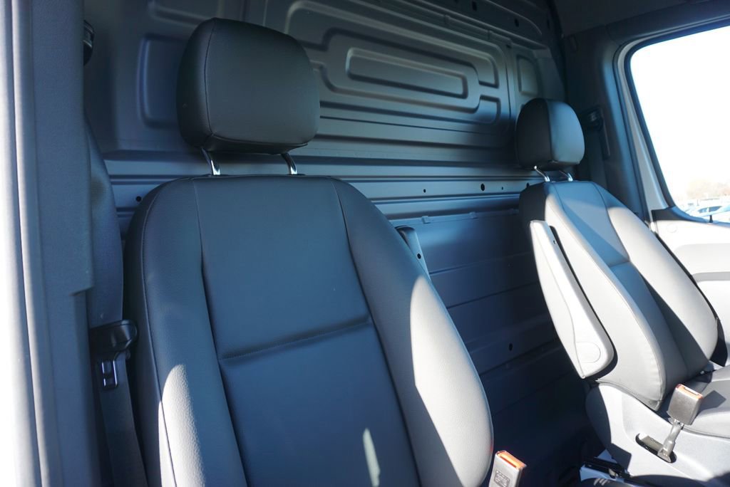 New 2025 Arctic White Mercedes-Benz  image 19