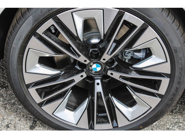 New 2026 Mineral White Metallic BMW eDrive40 image 11
