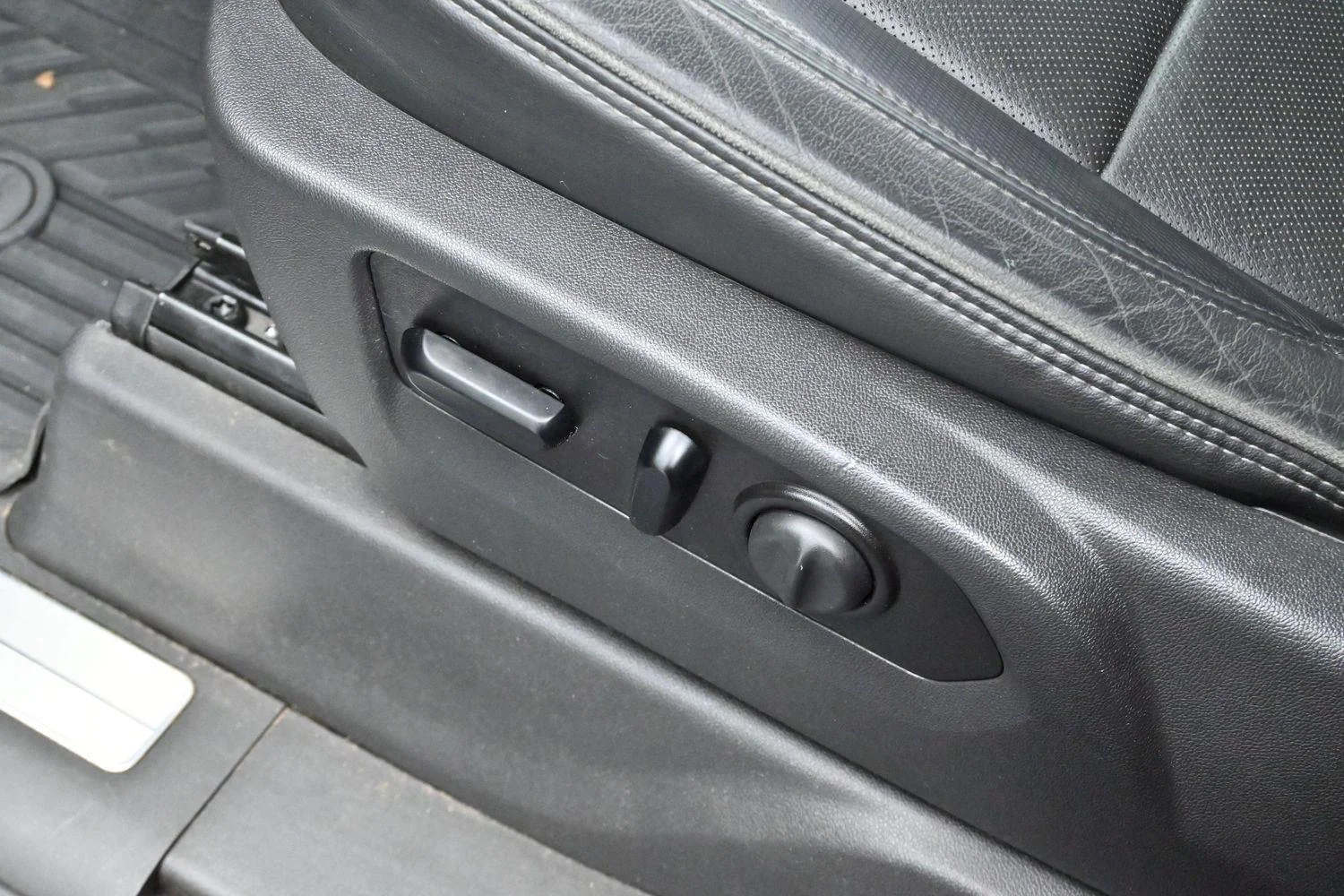 Used 2021 Black Chevrolet High Country image 14