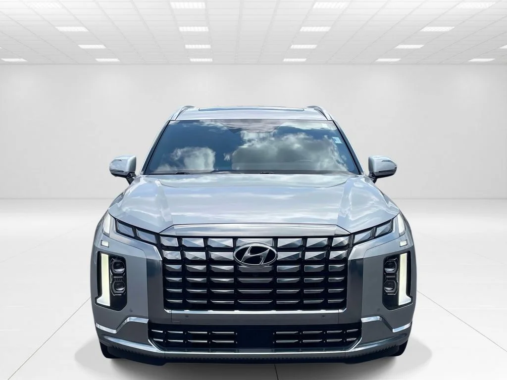 Used 2024 Silver Hyundai Calligraphy image 2