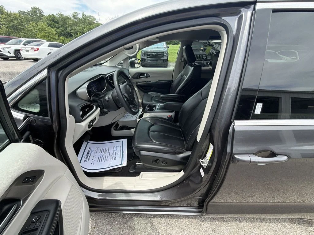 Used 2023 Gray Chrysler Touring L image 11
