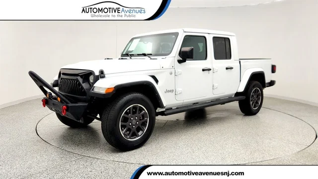 2023 Jeep Gladiator Overland 4x4 *Ltd Avail* w/ Body Color Hard Top