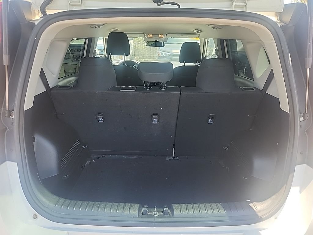 Used 2020 White Kia LX image 17