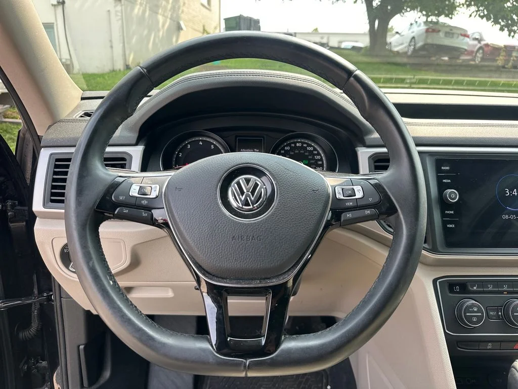 Used 2020 Black Volkswagen 2.0T SE image 12