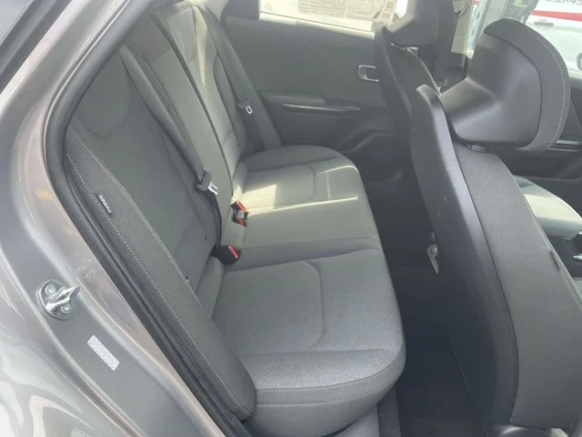 2025 Kia K4 LXS - Photo 37
