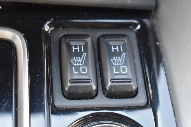 Used 2025 Silver Mitsubishi SEL image 32