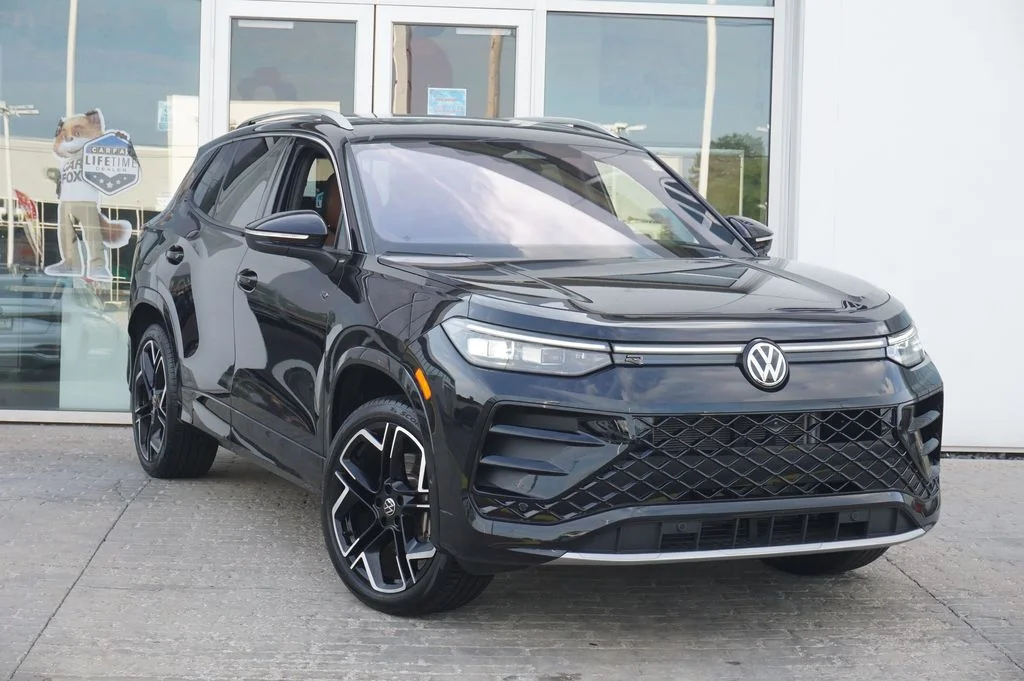 Certified Used 2025 Black Volkswagen 2.0T SEL R-Line image 3