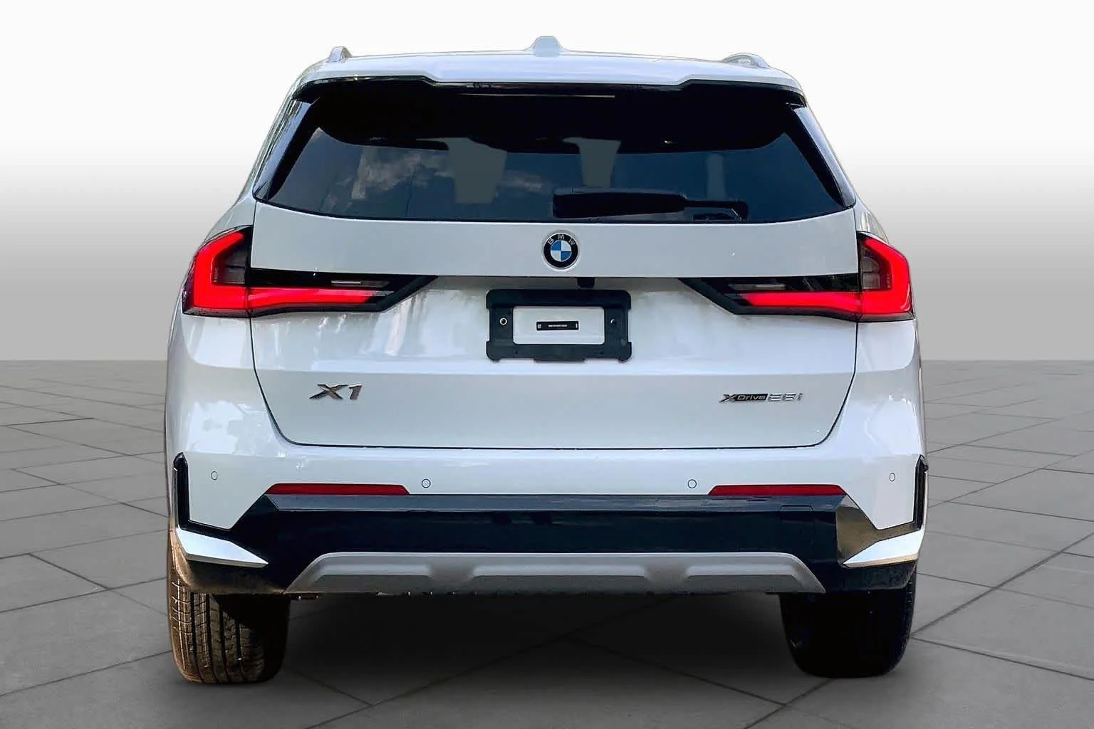 New 2027 Alpine White BMW xDrive28i image 4