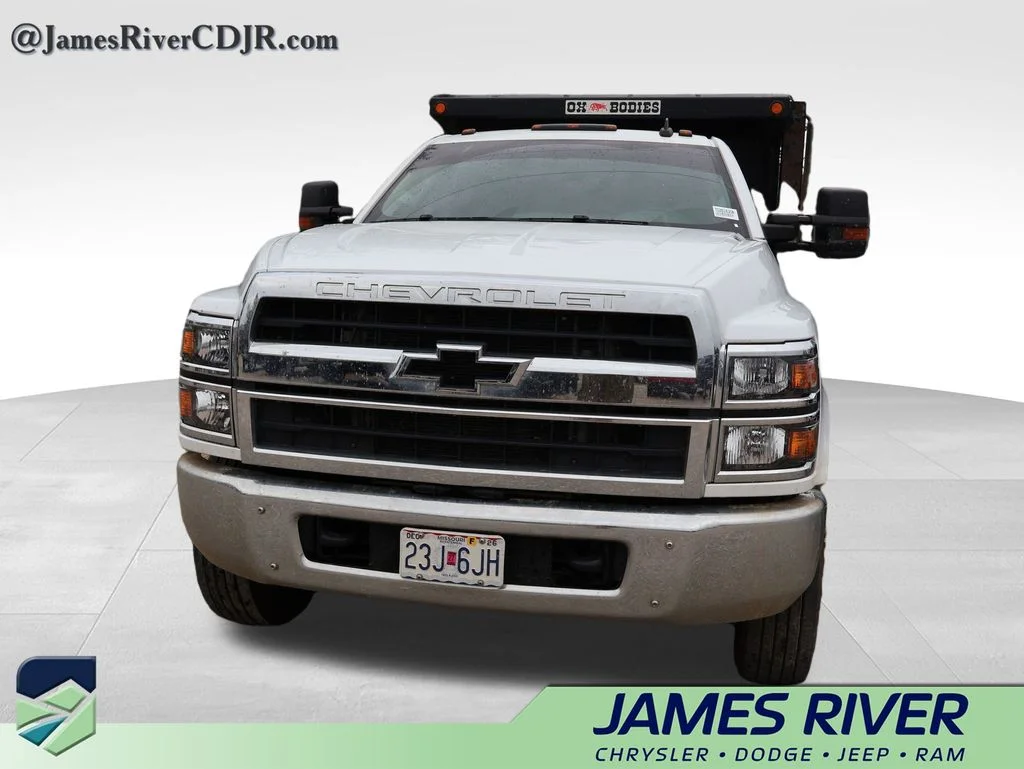 Used 2022 White Chevrolet 1WT image 5