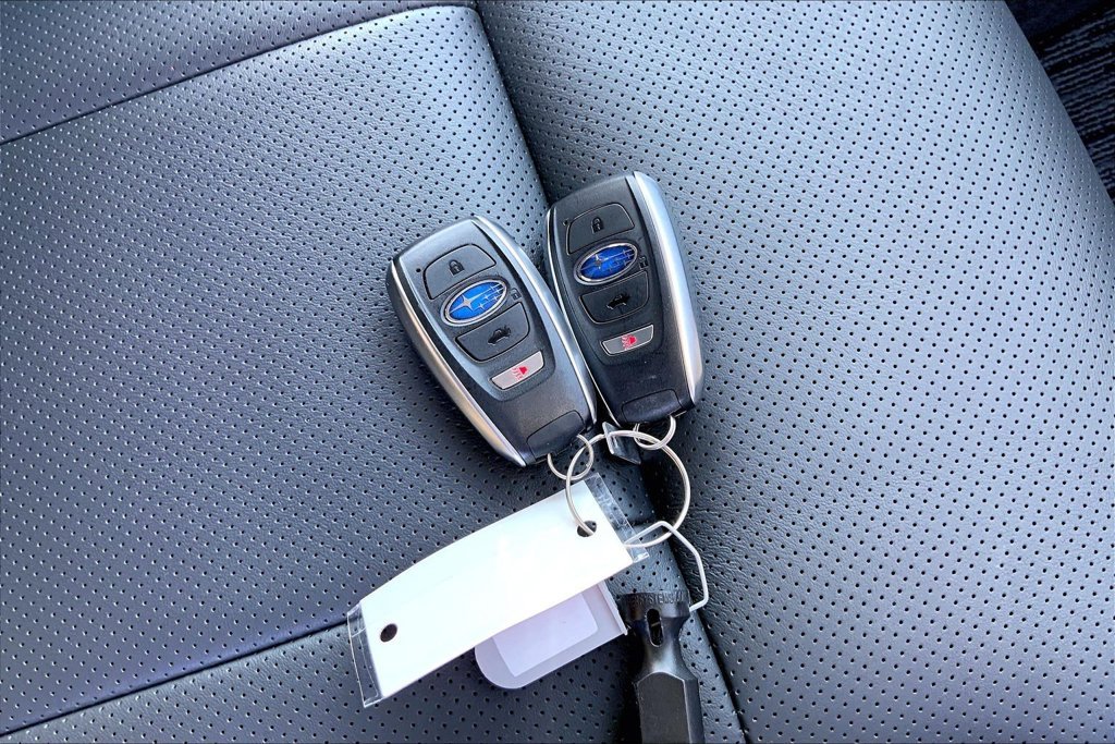 Used 2026 White Subaru Onyx Edition Touring image 34