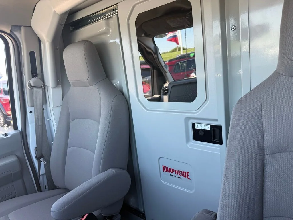 New 2026 Oxford White Ford E-350 SRW image 19