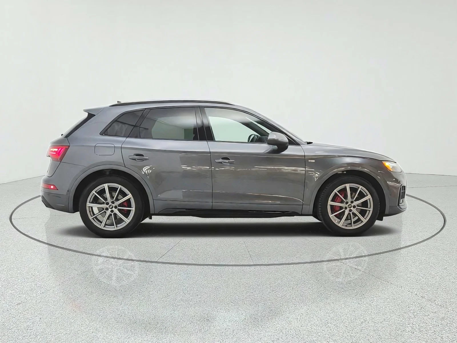 Used 2024 Daytona Gray Pearl Effect Audi S line Prestige 55 TFSI e quattro image 4