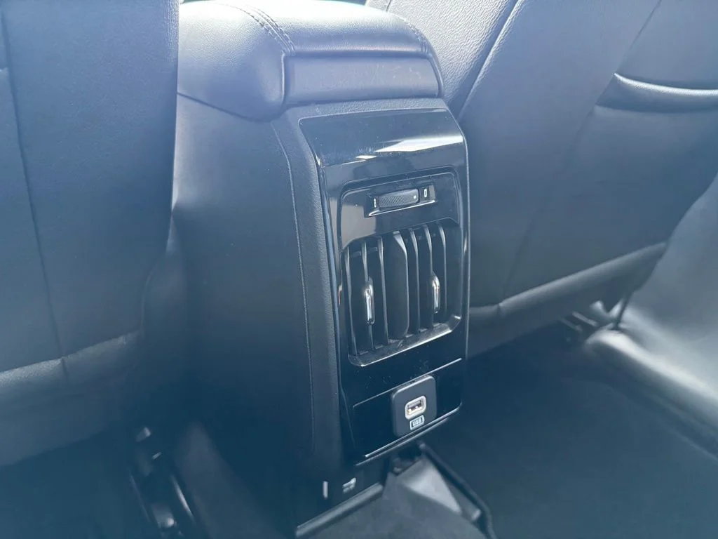 Used 2024 Blue Jeep Latitude image 20