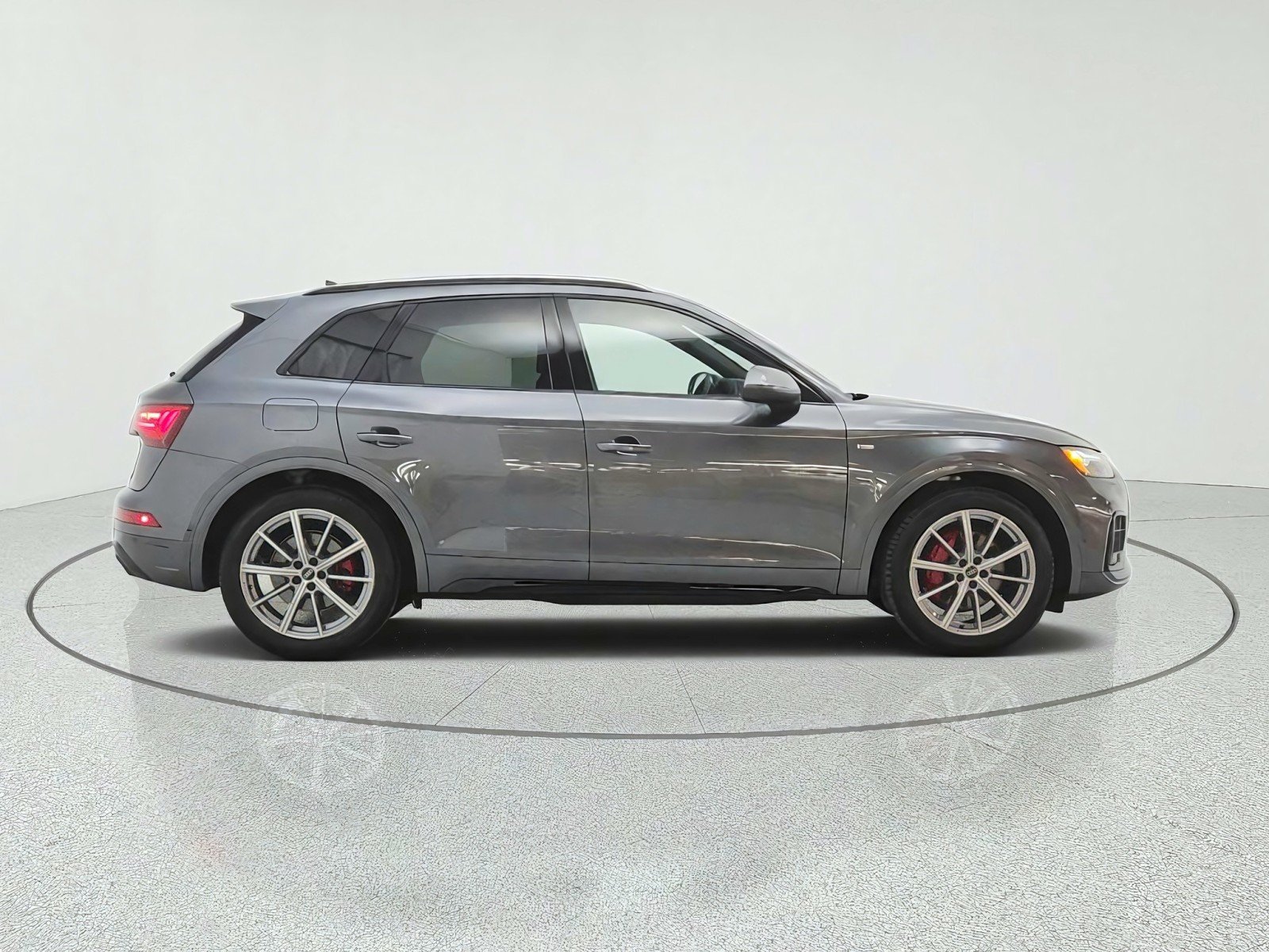 Used 2024 Daytona Gray Pearl Effect Audi S line Prestige 55 TFSI e quattro image 4