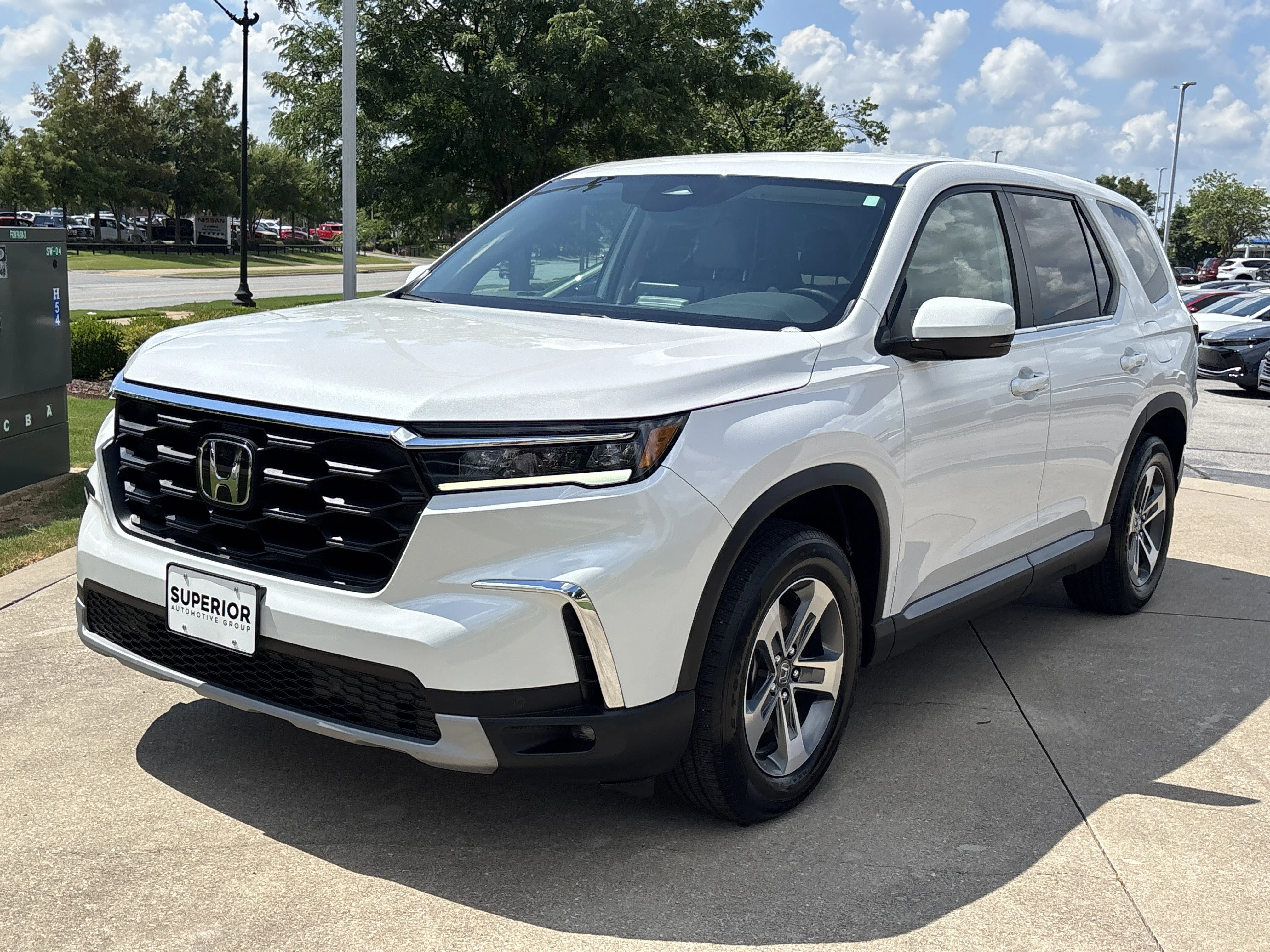 Used 2025 Platinum White Pearl Honda EX-L AWD image 11