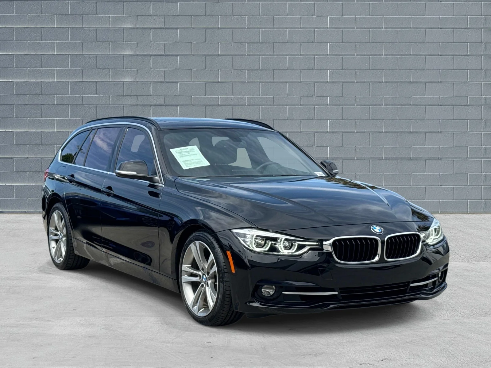 2018 BMW 3 Series 330i xDrive Sports Wagon's photo