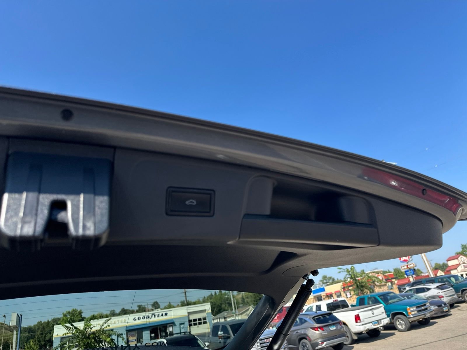 Used 2019 Gray Volkswagen SEL Premium image 42