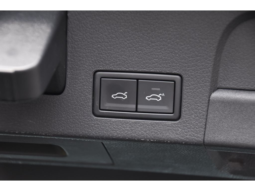 Used 2020 Deep Black Pearl Volkswagen SEL Premium R-Line image 23