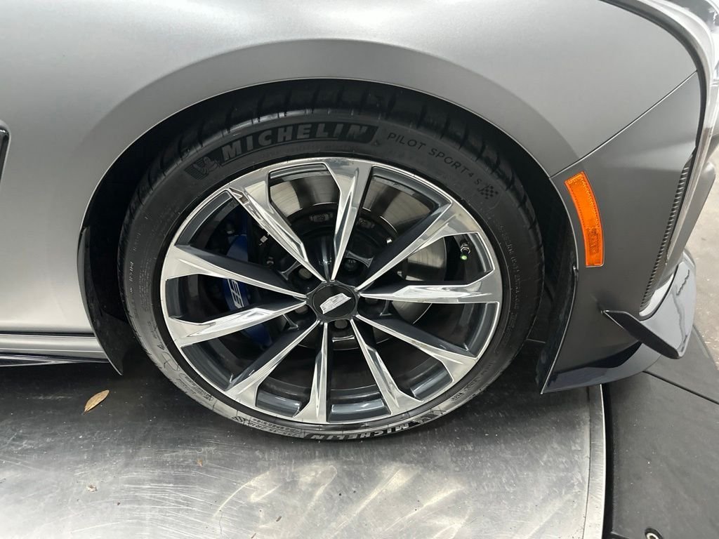 Used 2025 Gray Cadillac V-Series image 10