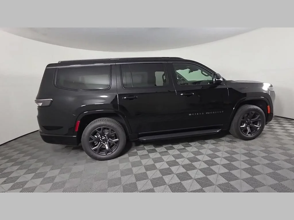 New 2026 High Gloss Black Exterior Paint Jeep Limited Altitude image 32