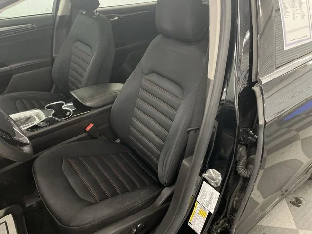 Used 2016 Shadow Black Ford SE image 11