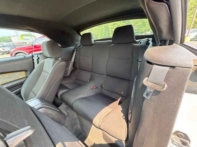 Used 2013 White Ford V6 image 24