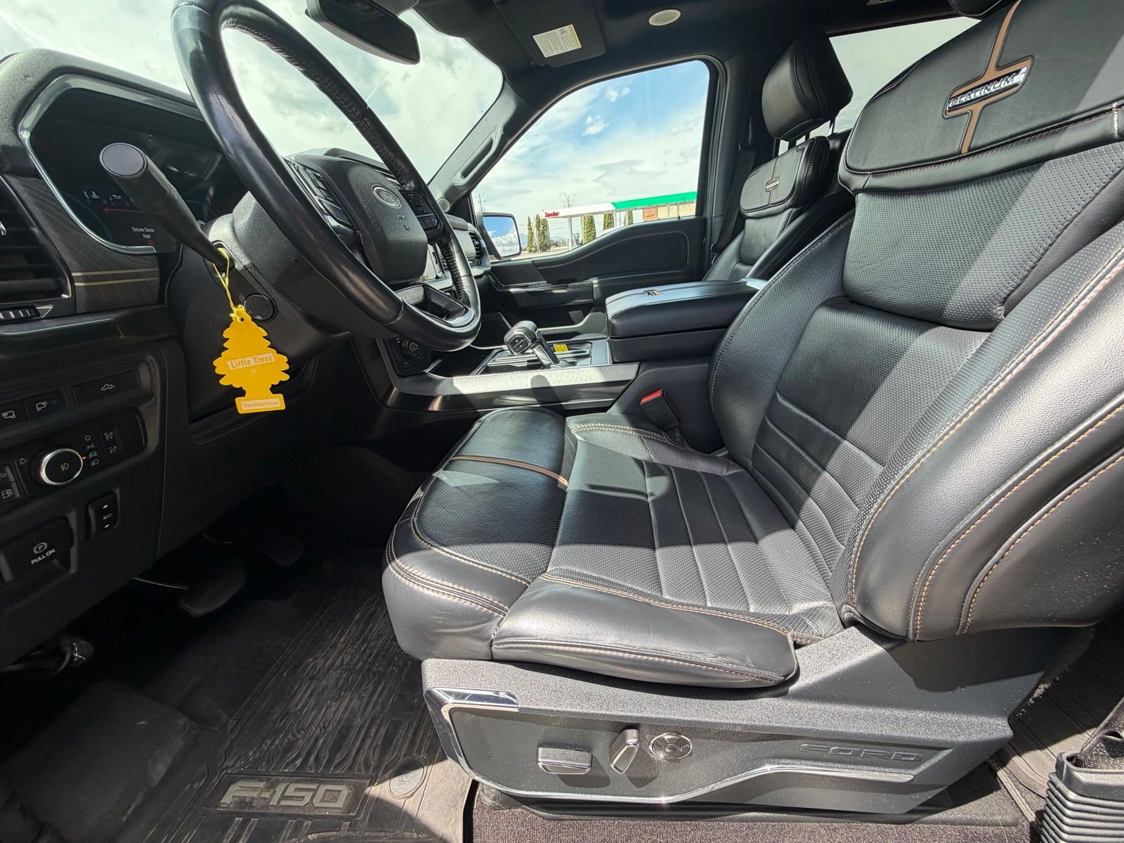 View vehicle photo 7