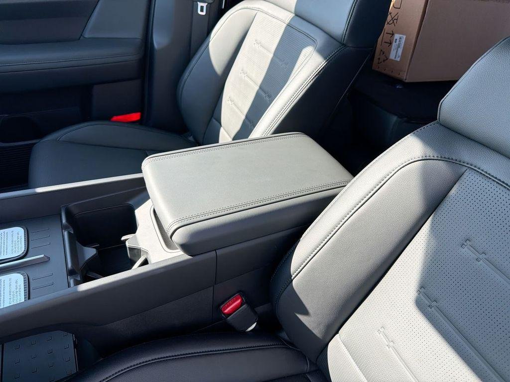 2026 Hyundai Santa Fe Limited - Photo 28