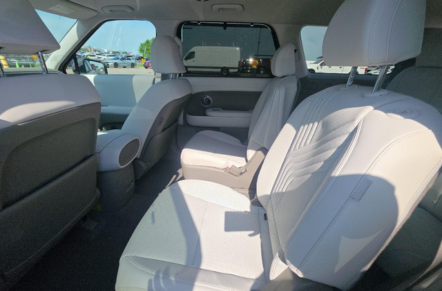 Certified Used 2026 Gray Hyundai SEL Premium image 8