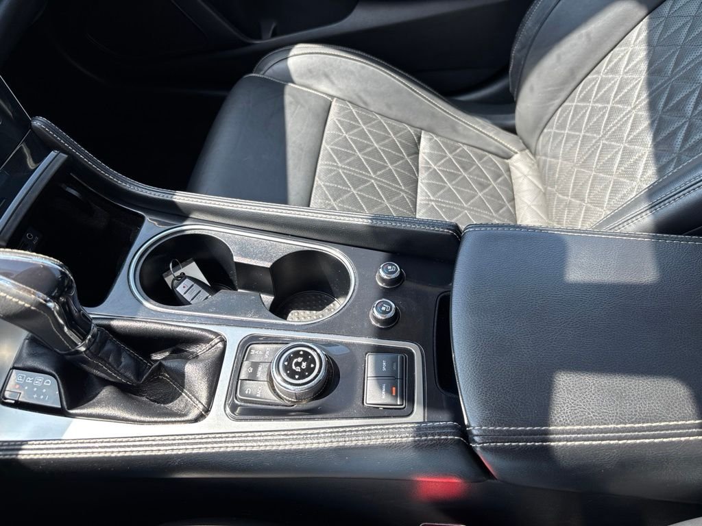 Used 2016 Bordeaux Nissan Platinum image 28