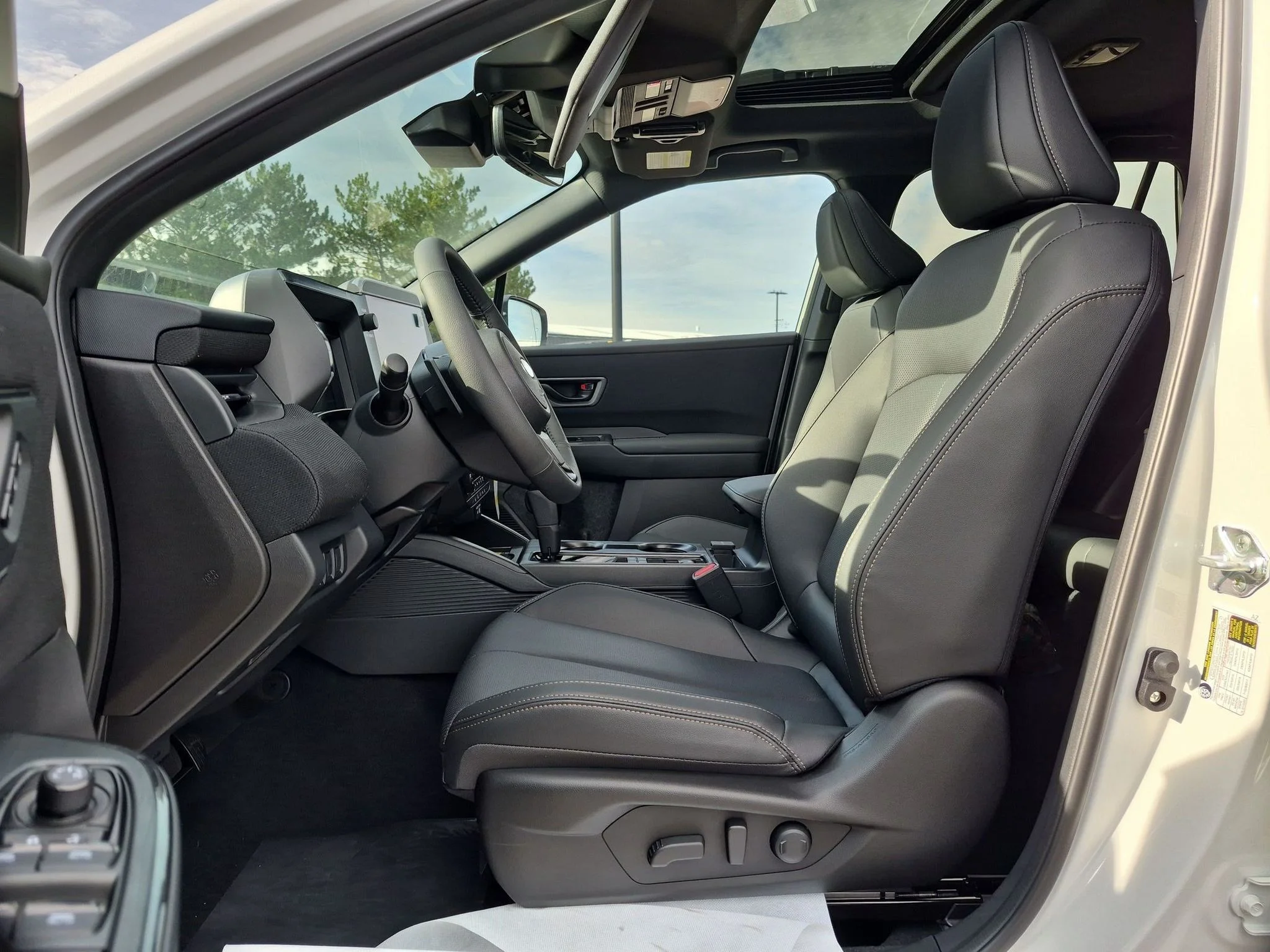 New 2026 CRYSTAL WHITE PEARL Subaru Limited XT image 17