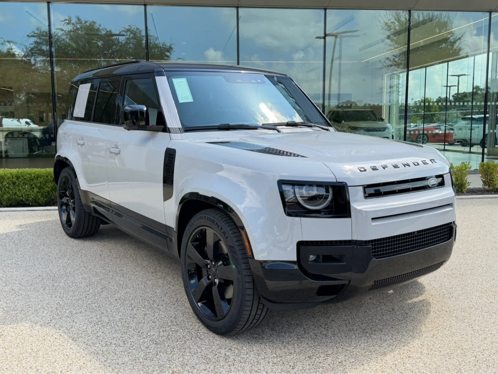 New 2026 Borasco Grey Land Rover X-Dynamic SE image 3