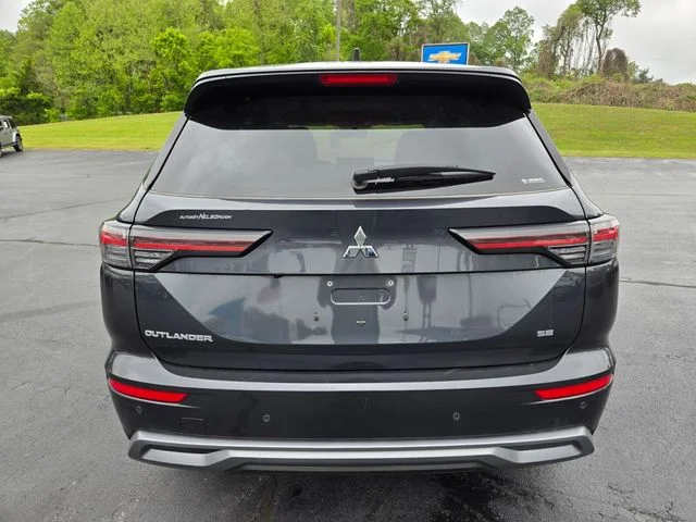 Used 2025 Gray Mitsubishi SE image 7