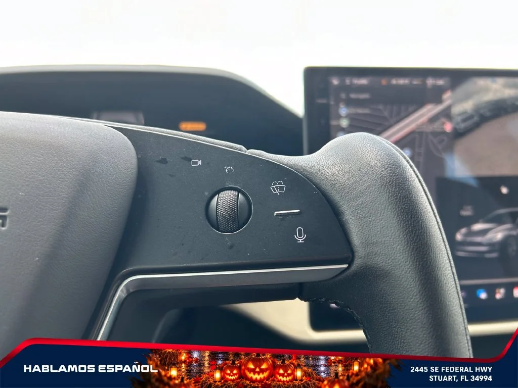 Used 2022  Tesla AWD image 25