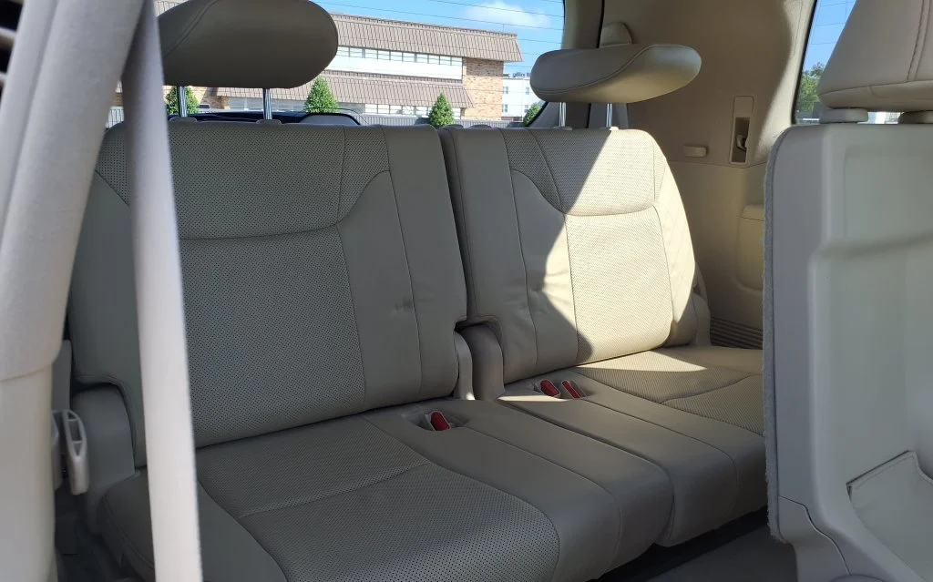 Used 2021 White Lexus 570 image 17